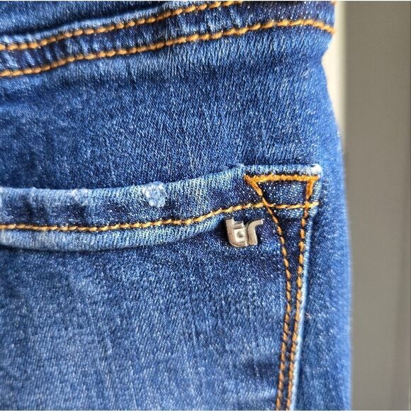 Tricot Women's High Rise Button Fly Skinny Jeans- Size 0 - Picture 5 of 11